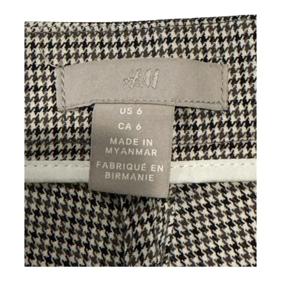 H&M Houndstooth Slim Fit Dress Pants – Size 6
C013 - Picture 5 of 5